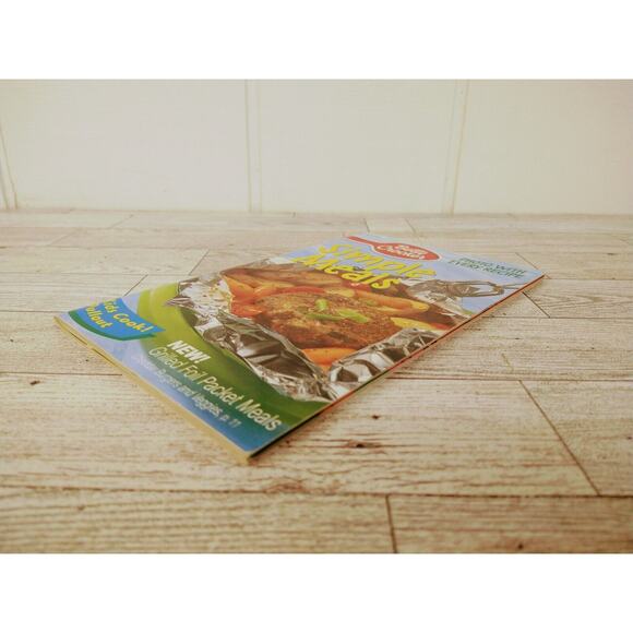 Betty Crocker Cookbook Simple Meals #164 July/August 2000 Paperback w/pullout - Picture 9 of 13